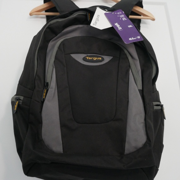 Targus Mens Trek 28L Computer Backpack NWT~ - Picture 2 of 9